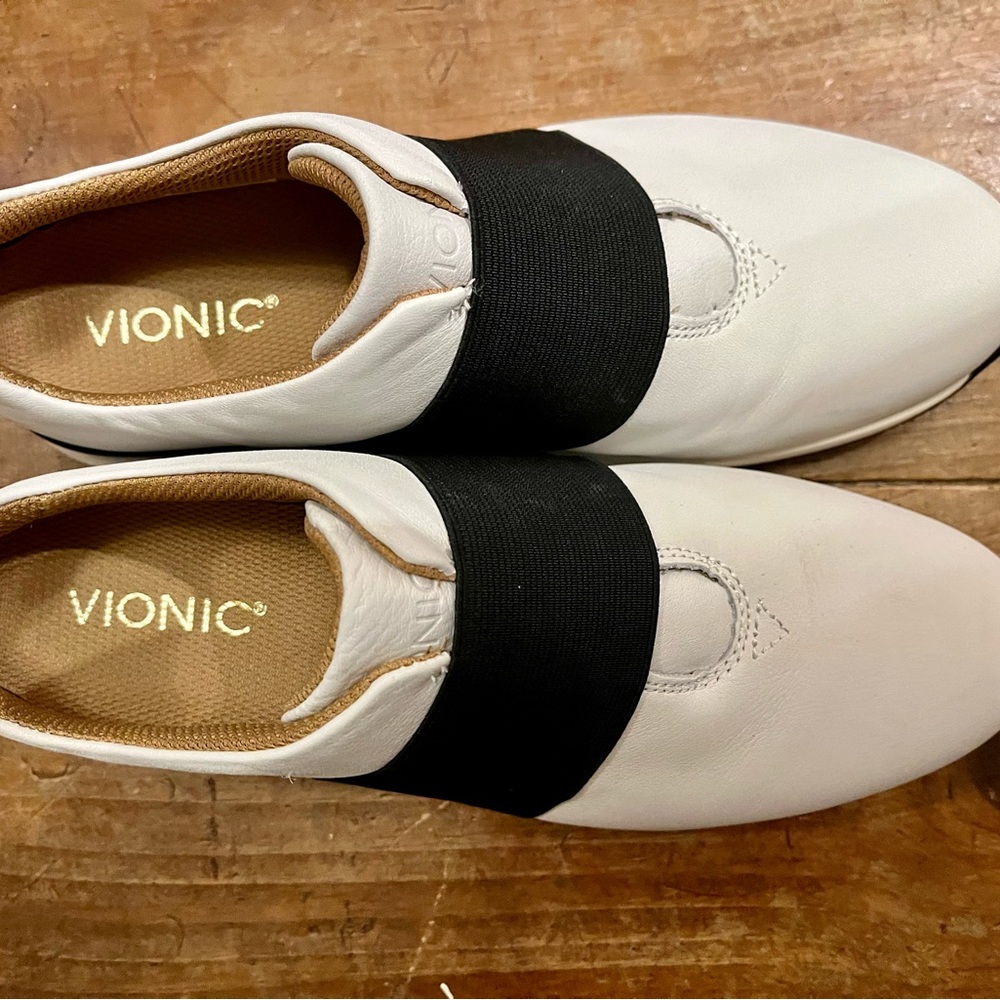 ❤️HOLIDAY SALE ❤️ Vionic Codie Leather Sneaker, Excellent Condition, Sz 8